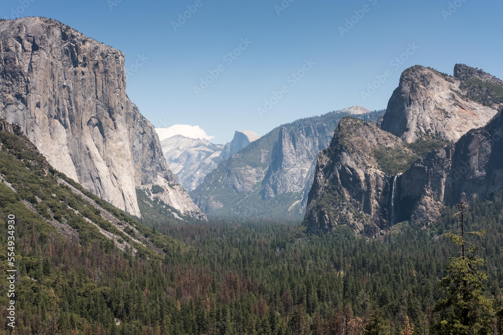 A view of Bridal Veil Falls and Yosemite National Park from Tunnel View.; Yosemite National Park, California, United States of America A view of Bridal Veil Falls and Yosemite National Park from Tunnel View.; Yosemite National Park, California, United States of America