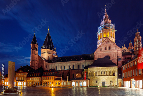 The Mainz Cathedral at night
