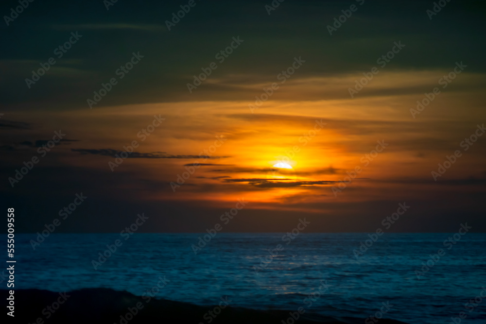 Obraz premium sunset over the sea