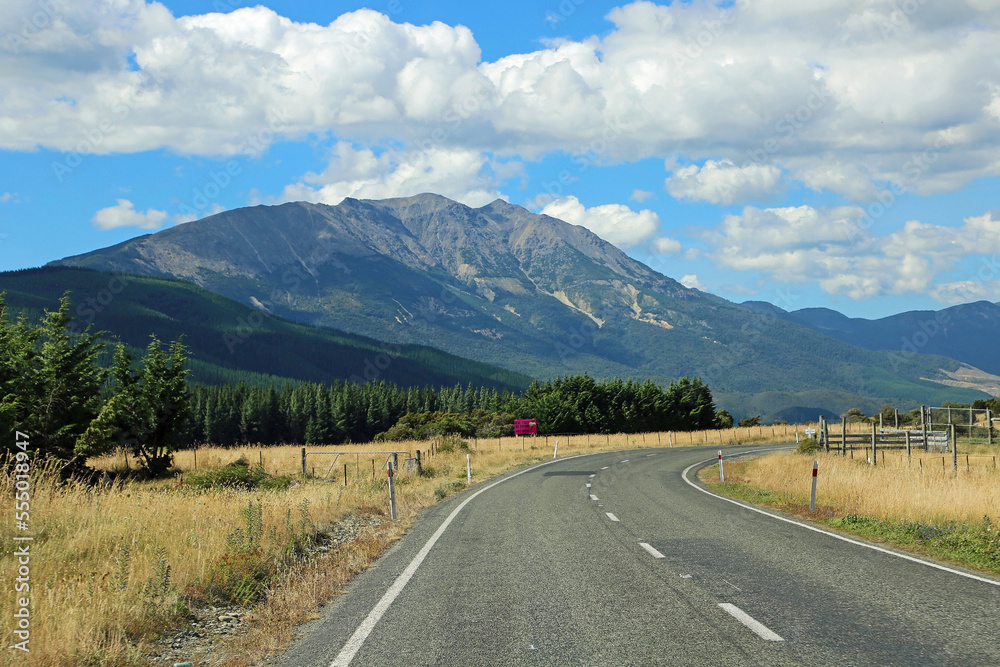 Road in Wairau Valley - New Zealand