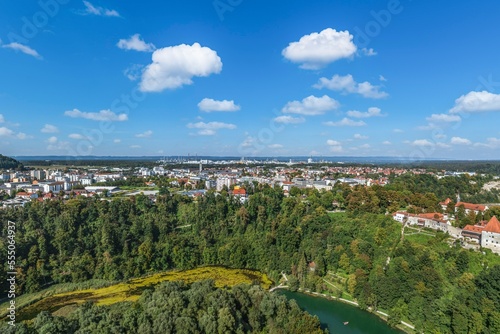 Burghausen aus der Luft - Ausblick auf die Neustadt 
