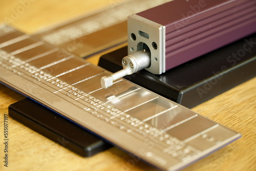 Принти на полотні Calibration surface roughness tester machine with gage block,surface finish meas