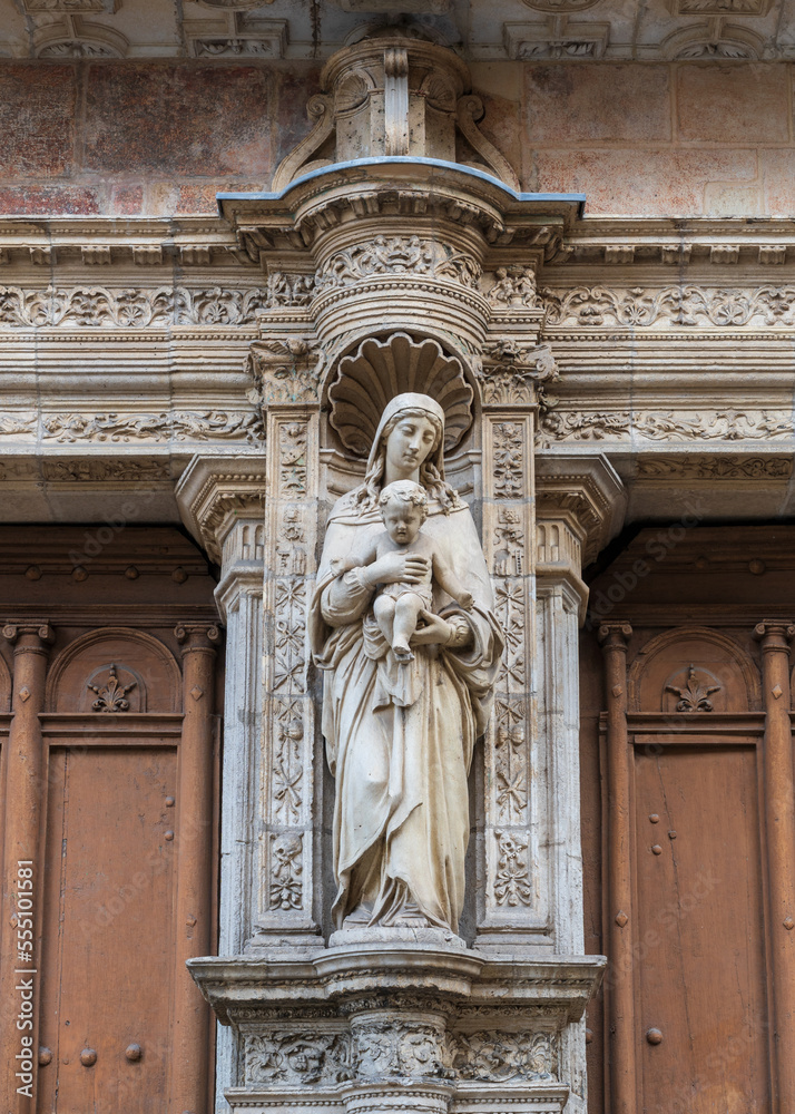 Ancient Virgin and Child stone statue at the entrance portal of Notre Dame de la Dalbade church, Toulouse, France Ancient Virgin and Child stone statue at the entrance portal of Notre Dame de la Dalbade church, Toulouse, France