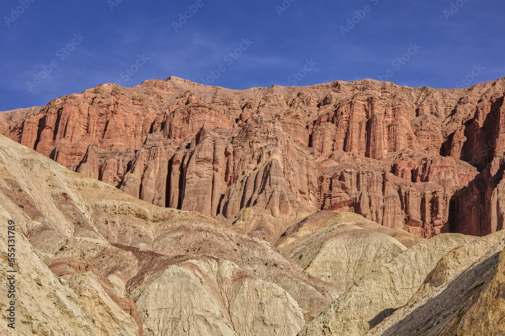 Fototapeta premium Death Valley National Park's Golden Canyon and Red Cathedral During the Day