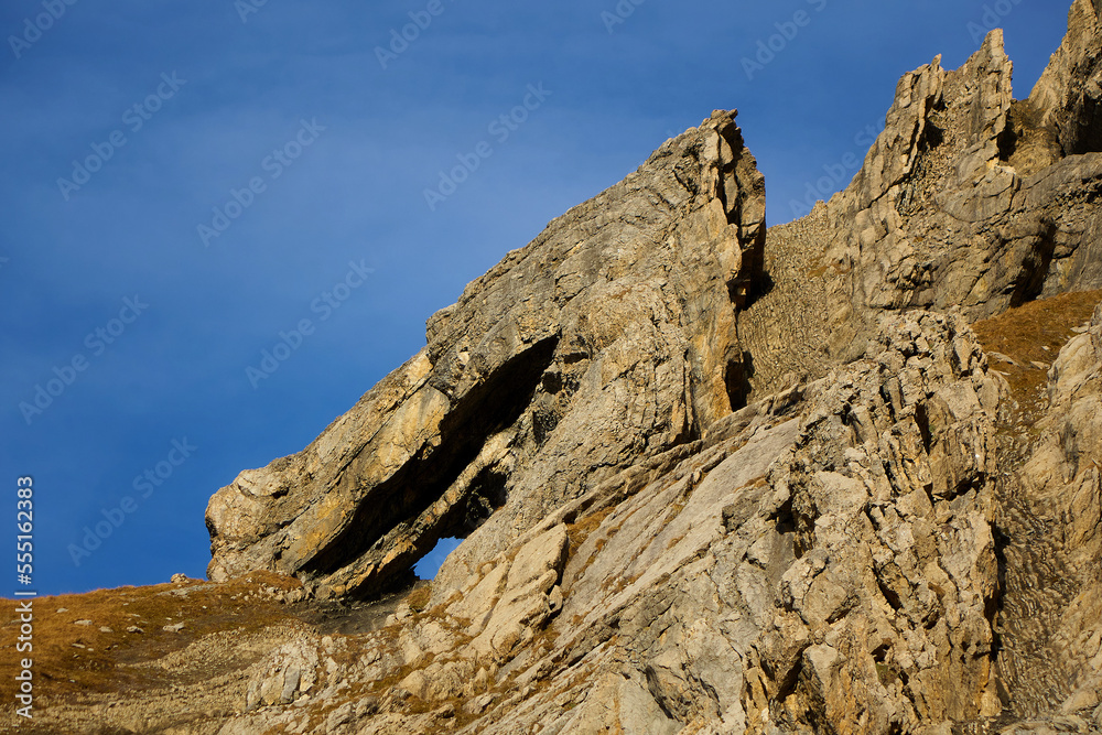 Gesteinsfaltung an der Fallenbacher Spitze (2723m).
Gesteinsfaltung an der Fallenbacher Spitze (2723m).