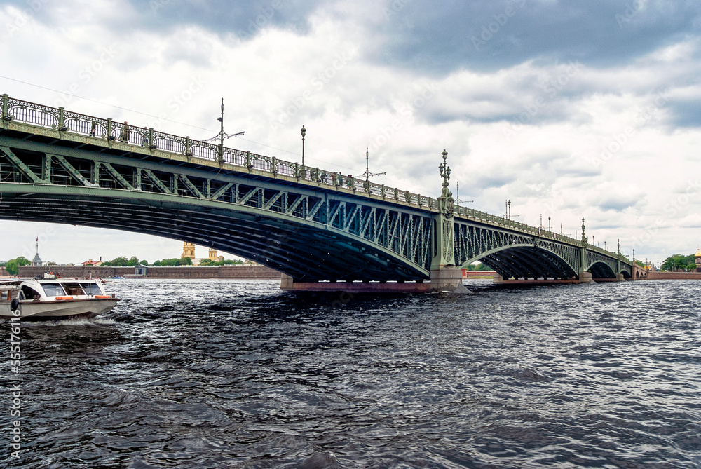 Naklejka premium Troitskiy bridge - one of the bridges of St. Petersburg