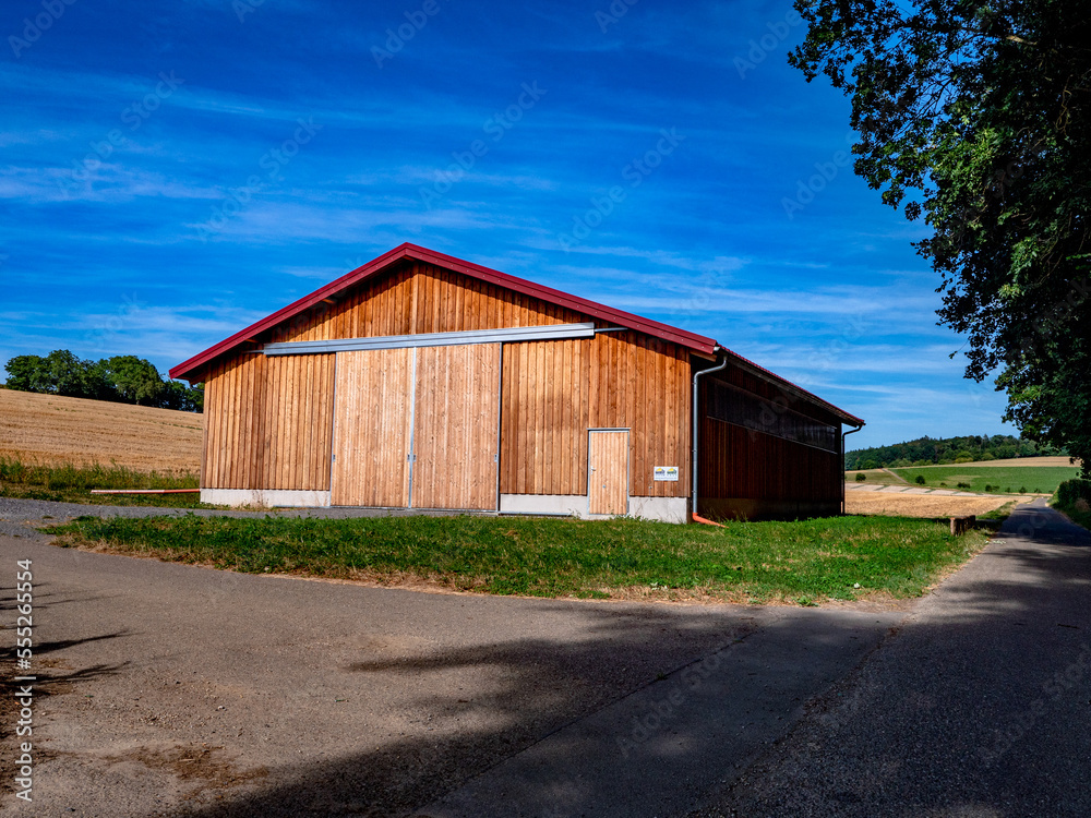Neu erbaute landwirtschaftliche Lagerhalle Neu erbaute landwirtschaftliche Lagerhalle