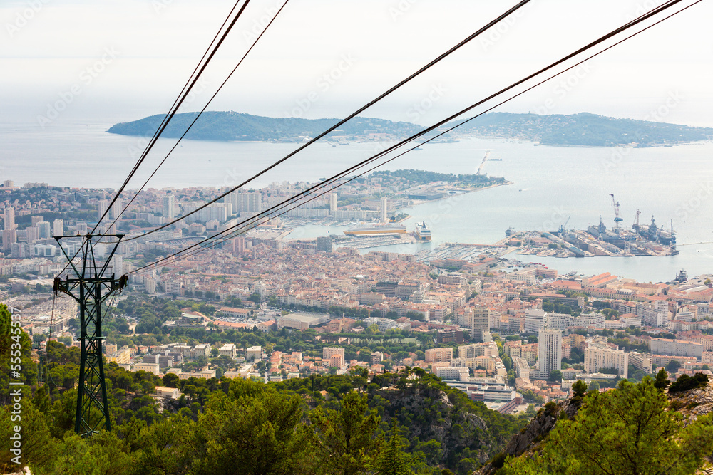 Φωτογραφία Panoramic view of Toulon city and coastline from Faron mountain at summer, South