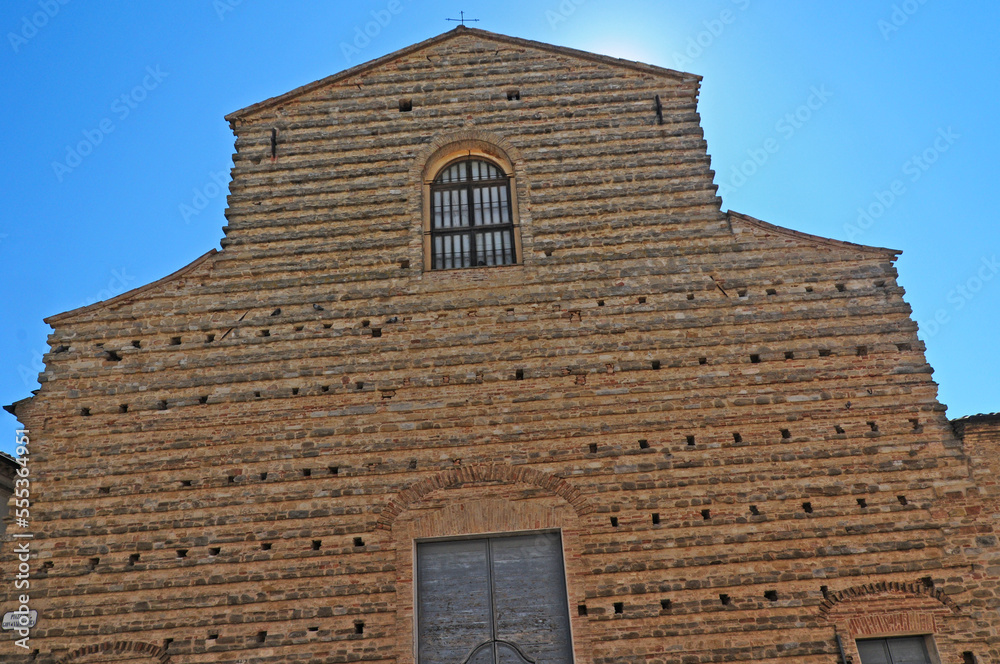 Cingoli, il Balcone sulle Marche - la chiesa di San Domenico Cingoli, il Balcone sulle Marche - la chiesa di San Domenico