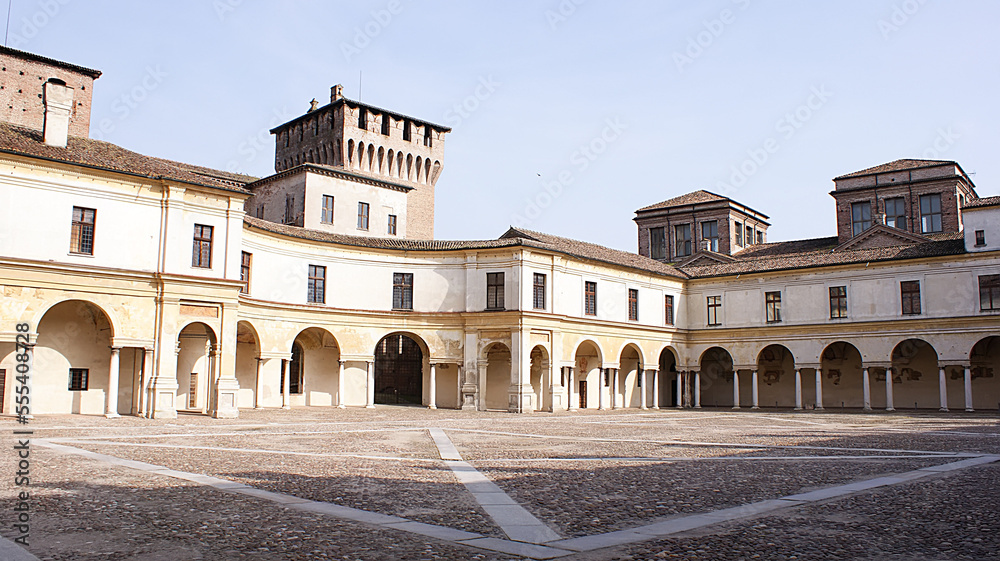 Mantova, piazza Castello