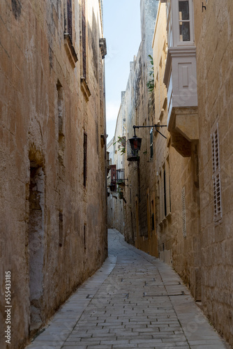 Fototapeta Naklejka Na Ścianę i Meble -  enge Gasse in Mdina