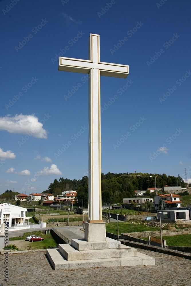 Modern religious cross in Irvio, Norte - Portugal
Modern religious cross in Irvio, Norte - Portugal