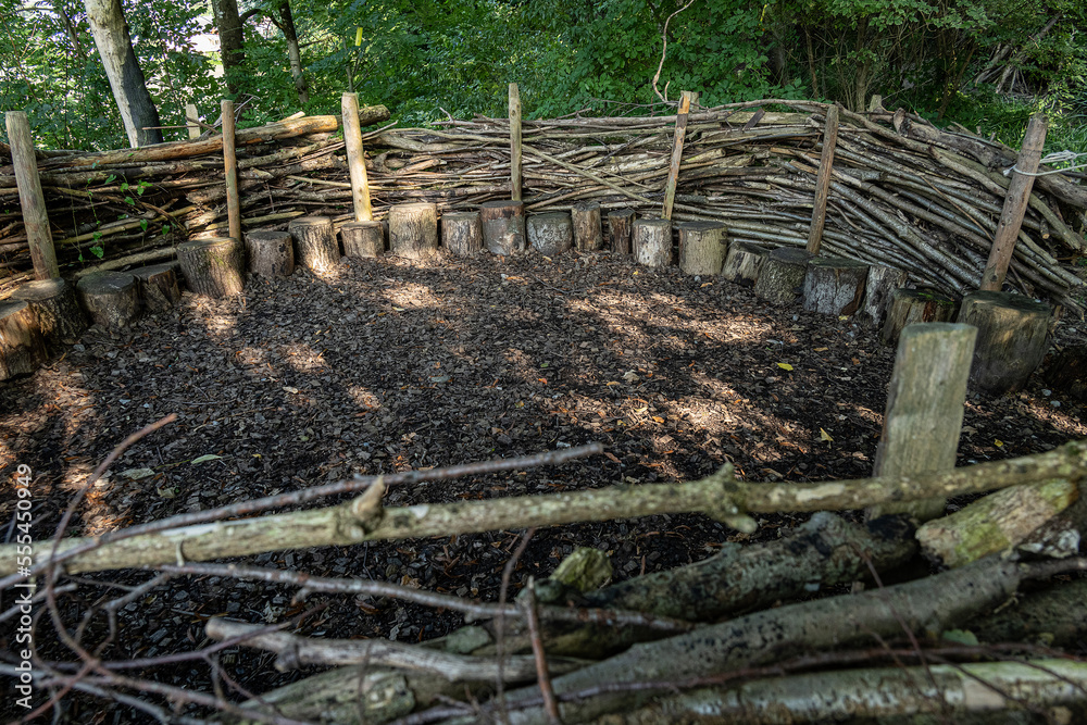 Kinderspielplatz im Wald, Kanton Nidwalden, Schweiz Kinderspielplatz im Wald, Kanton Nidwalden, Schweiz