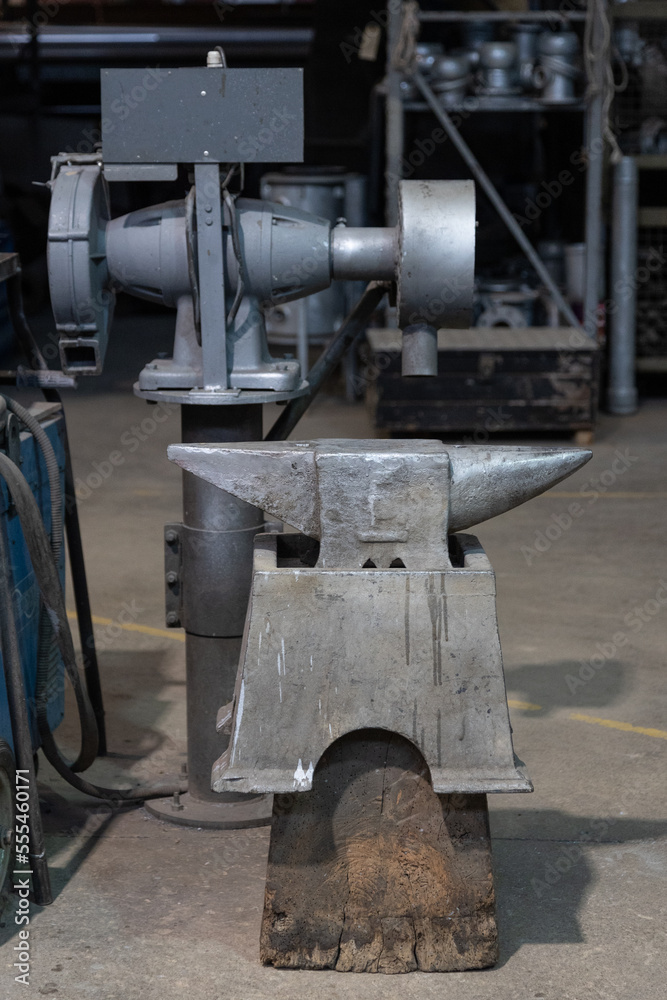 anvil and vise