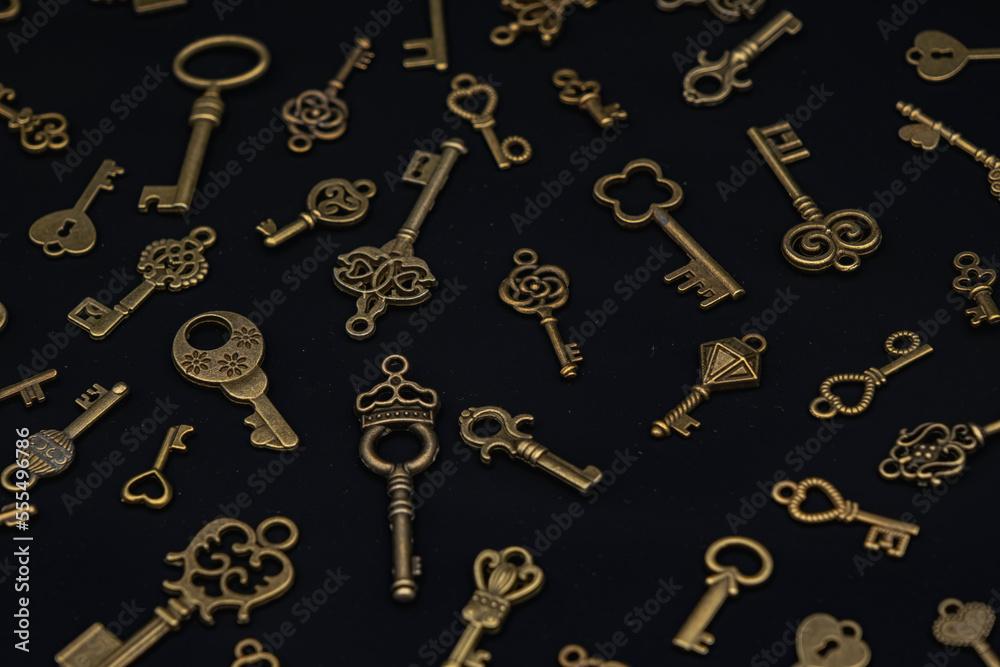 Bronze keys ornamental keys for clocks and treasure boxes with unique shapes and design Bronze keys ornamental keys for clocks and treasure boxes with unique shapes and design