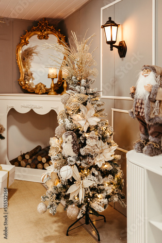 Christmas tree decorations photo