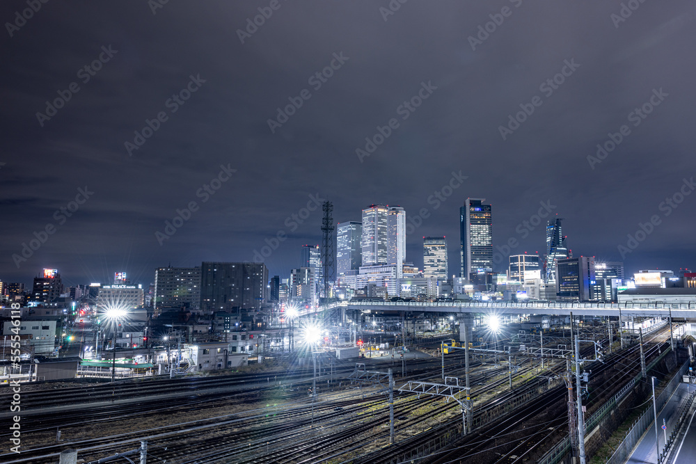 Fototapeta premium 【愛知県】ささしまライブ駅周辺と名古屋駅方面のビル群の夜景