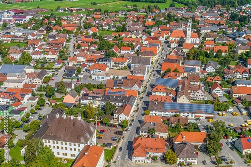 Das Stadtzentrum von Türkheim im schwäbischen Wertachtal aus der Luft
