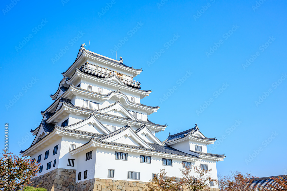 Fototapeta premium 秋の福山城 広島県福山市 Fukuyama Castle in autumn. Hiroshima prefecture, Fukuyama City.