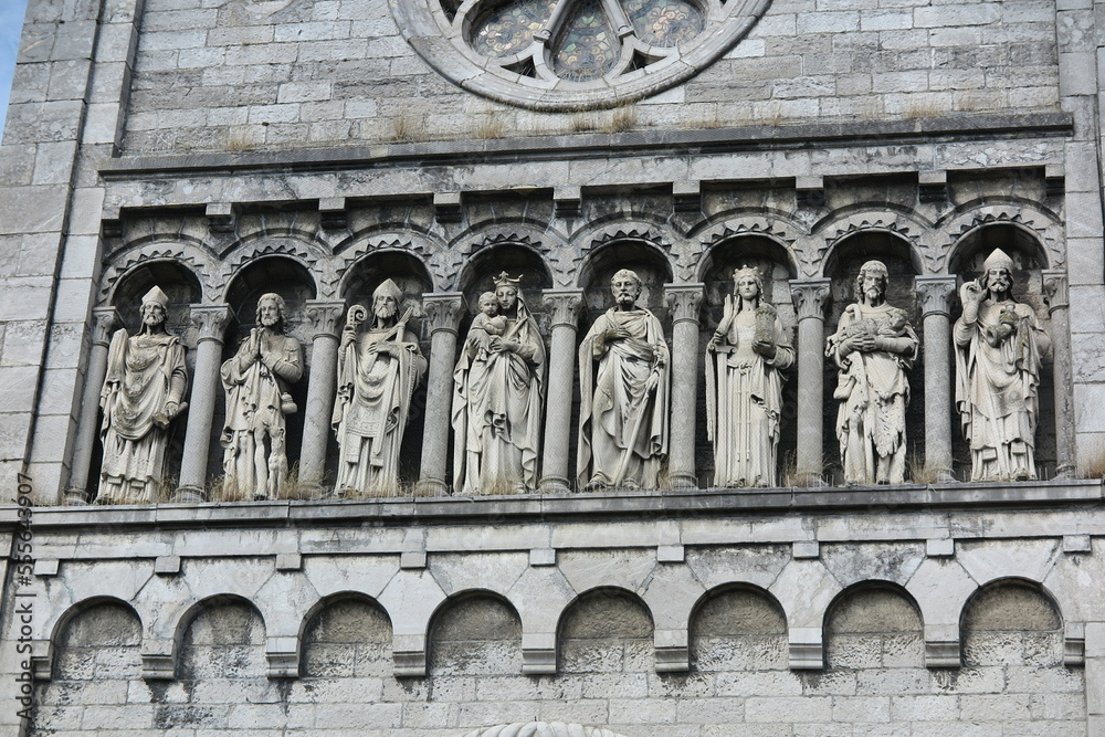 Fototapeta premium Rochefort - Notre-Dame Kirche, Belgien