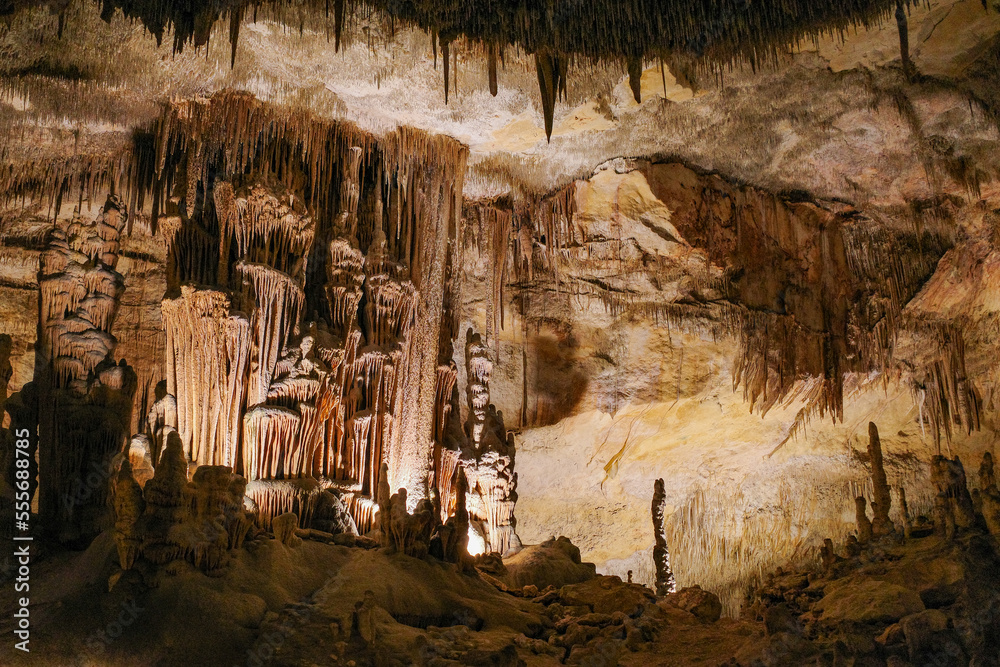 Obraz premium Porto Cristo, Mallorca, Spain - 9 Nov, 2022: Underground caverns at the Cuevas del Drach