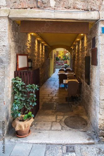 Fototapeta Naklejka Na Ścianę i Meble -  Side street in the old town of Split