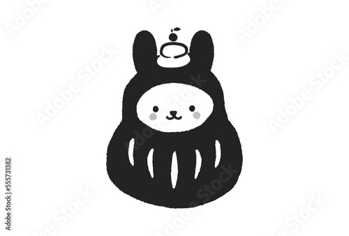 鏡餅をのせている福だるまの着ぐるみを着たかわいいうさぎ - 2023年/卯年の年賀状素材