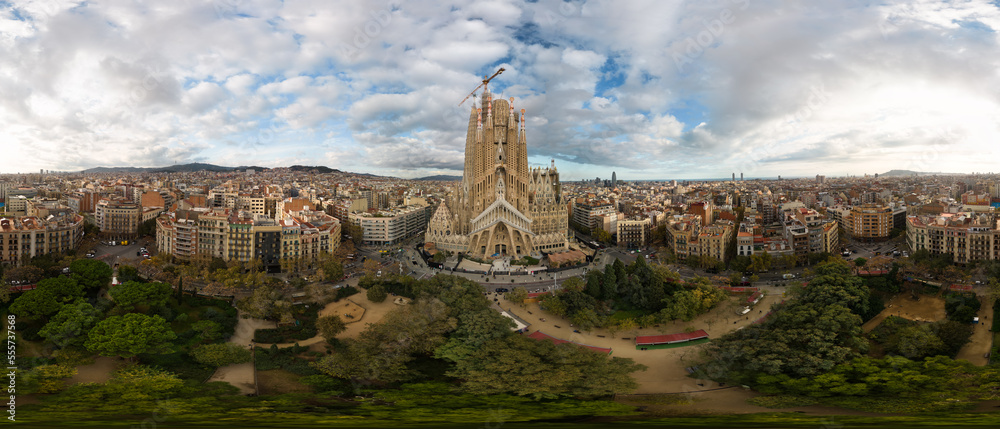 HDR Sagrada Familia Barcelona 360 Sphere Panorama - obrazy, fototapety, plakaty 