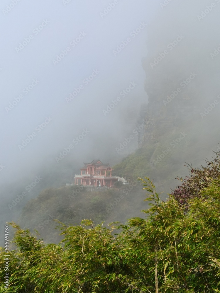 Fototapeta premium temple in the fog
