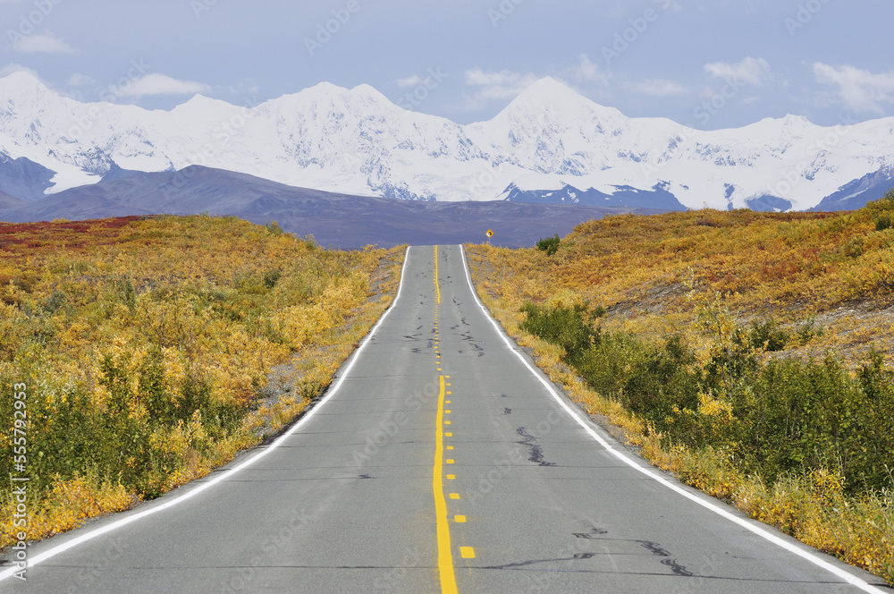 Denali Highway and Alaska Range, Alaska, USA