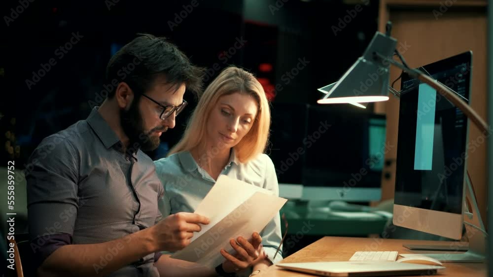 analyst teamwork chatting on business plan analyst teamwork chatting on business plan