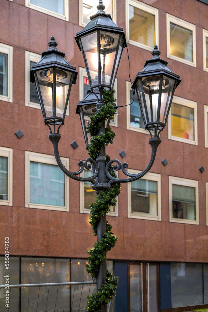 Vierarmige Straßenlaterne in der Nürnberger- Altstadt