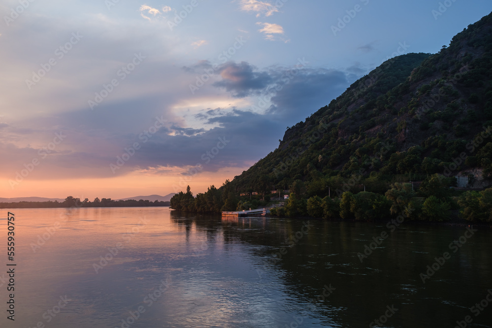 Obraz premium Sunset on the Danube River, Hungary