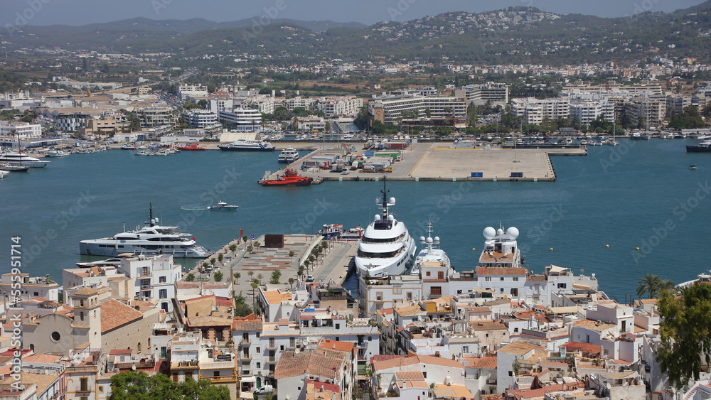 Vista del Puerto de Ibiza desde Dalt Vila, Ibiza, Islas Baleares, España