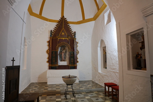 Iglesia de San Carlos de Peralta, Ibiza, Islas Baleares, España photo