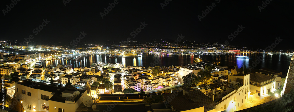 Fototapeta premium Vista del Puerto de Ibiza desde Dalt Vila, Ibiza, Islas Baleares, España