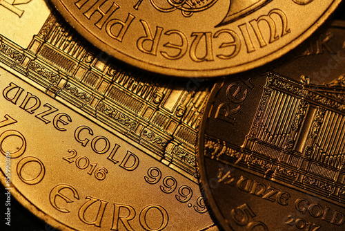 Investment Goldmünzen in der Größe von 1 Unze. Edelmetall Makro Aufnahme