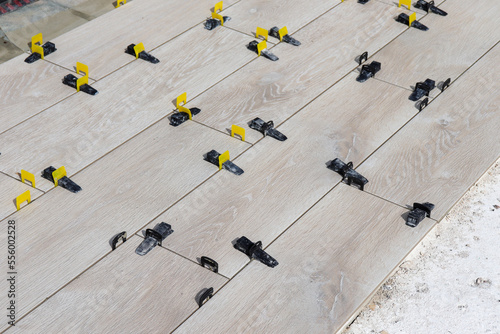 Pose d'un carrelage sur une terrasse