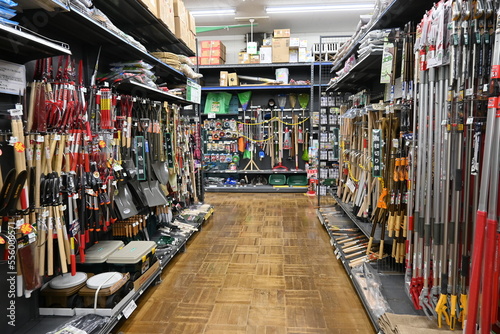 Home improvement centers in Japan sell a variety of products such as DIY-related products, home appliances, interior furniture, clothing, gardening goods, and other daily necessities.