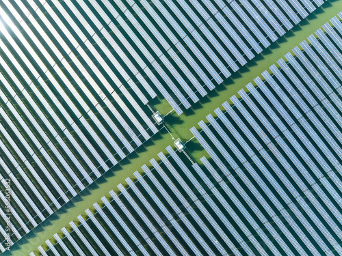 Obraz na płótnie Aerial view of modern solar plant on water w salonie