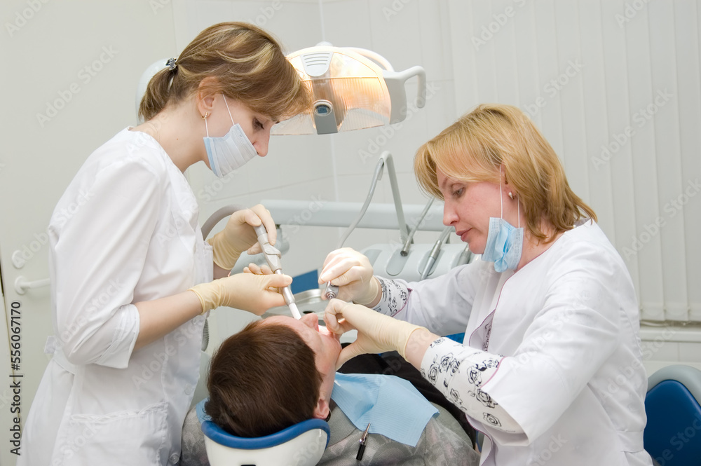 Obraz premium Dentist