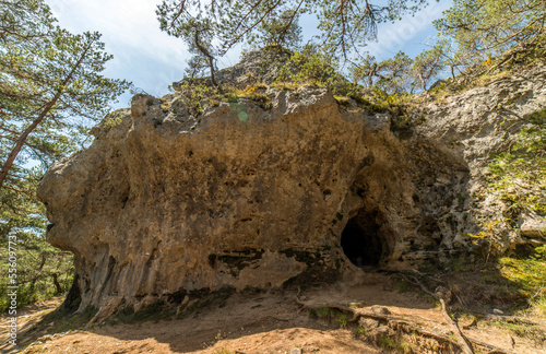 Grotte de l'Homme Mort à Saint-Pierre-des-Tripiers, Lozère, France