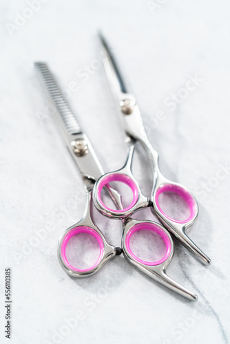 Hair cutting scissors