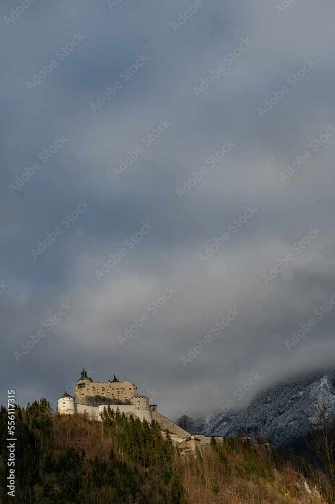 Fototapeta premium Imposantes Schloss Hohenwerfen