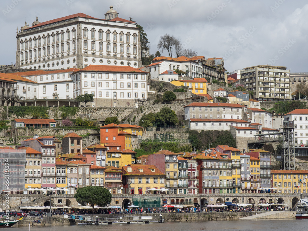 Naklejka premium Die Stadt Porto am Douro