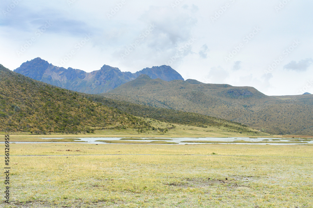 Fototapeta premium Limpiopungo Lagoon in Ecuador's Cotopaxi National Park