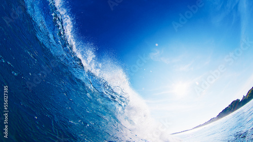 Fotografie Ocean wave barrels and breaks in the ocean