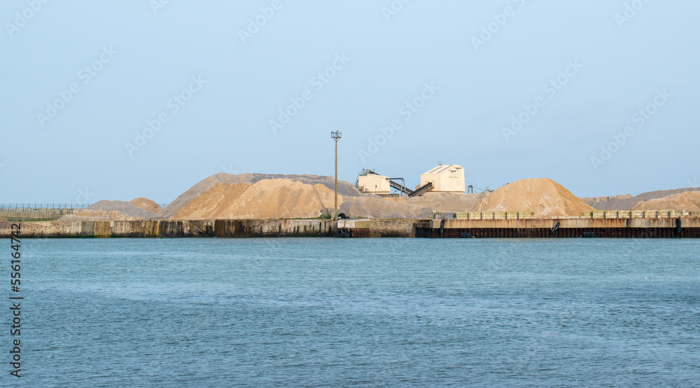 Tas de sable, port de Dieppe, Seine-Maritime, France