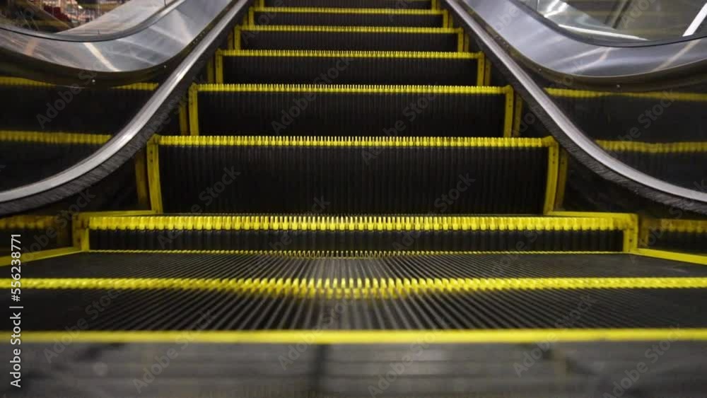 escalator going up