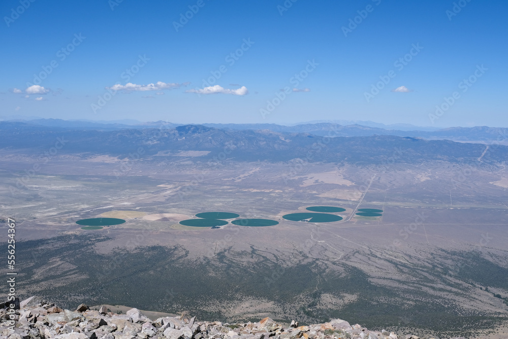 Fototapeta premium Vue sur la région de Capitol Reef avec l'ascension de Wheeler Peak